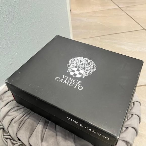 Vince Camuto Magenta rhinestone bow platform heels - Picture 14 of 14